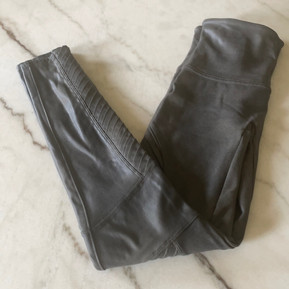 Spanx faux leather leggings. Size Large.